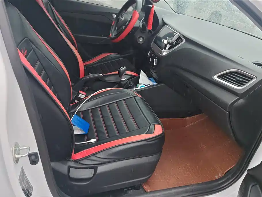 Hyundai Verna 2020 1.4L Manual GLS Cool Edition фото 8