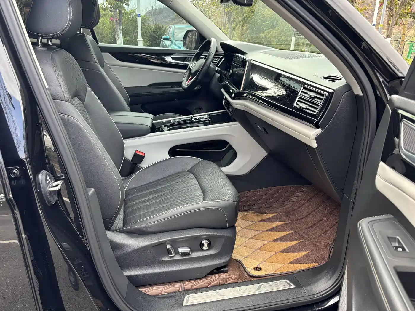 Volkswagen Teramont 2021 330TSI 2WD Premium Luxury Edition фото 8
