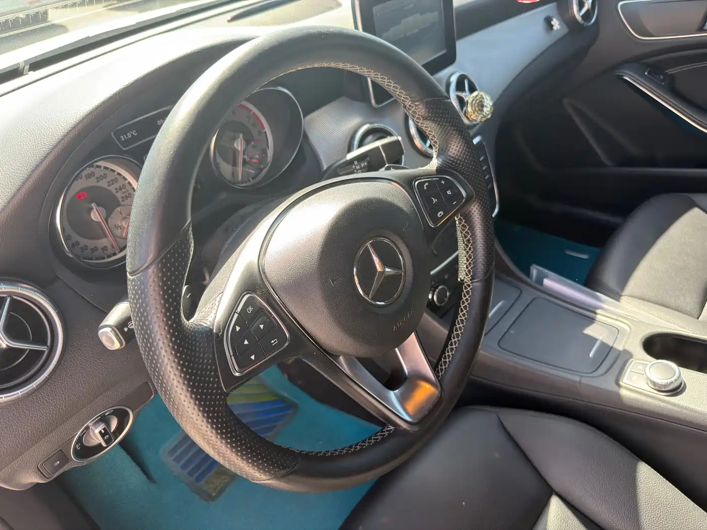 Mercedes-Benz CLA (Import) 2015 CLA 200 фото 4