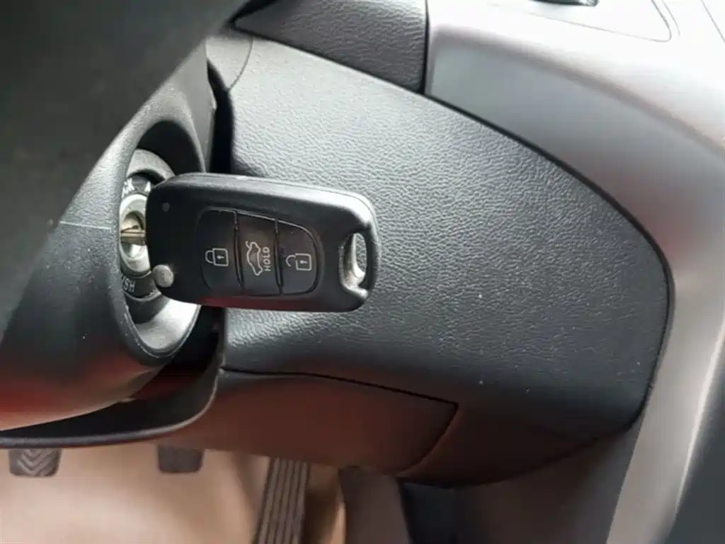 Hyundai Langdong 2012 1.6L Manual Fashion фото 9