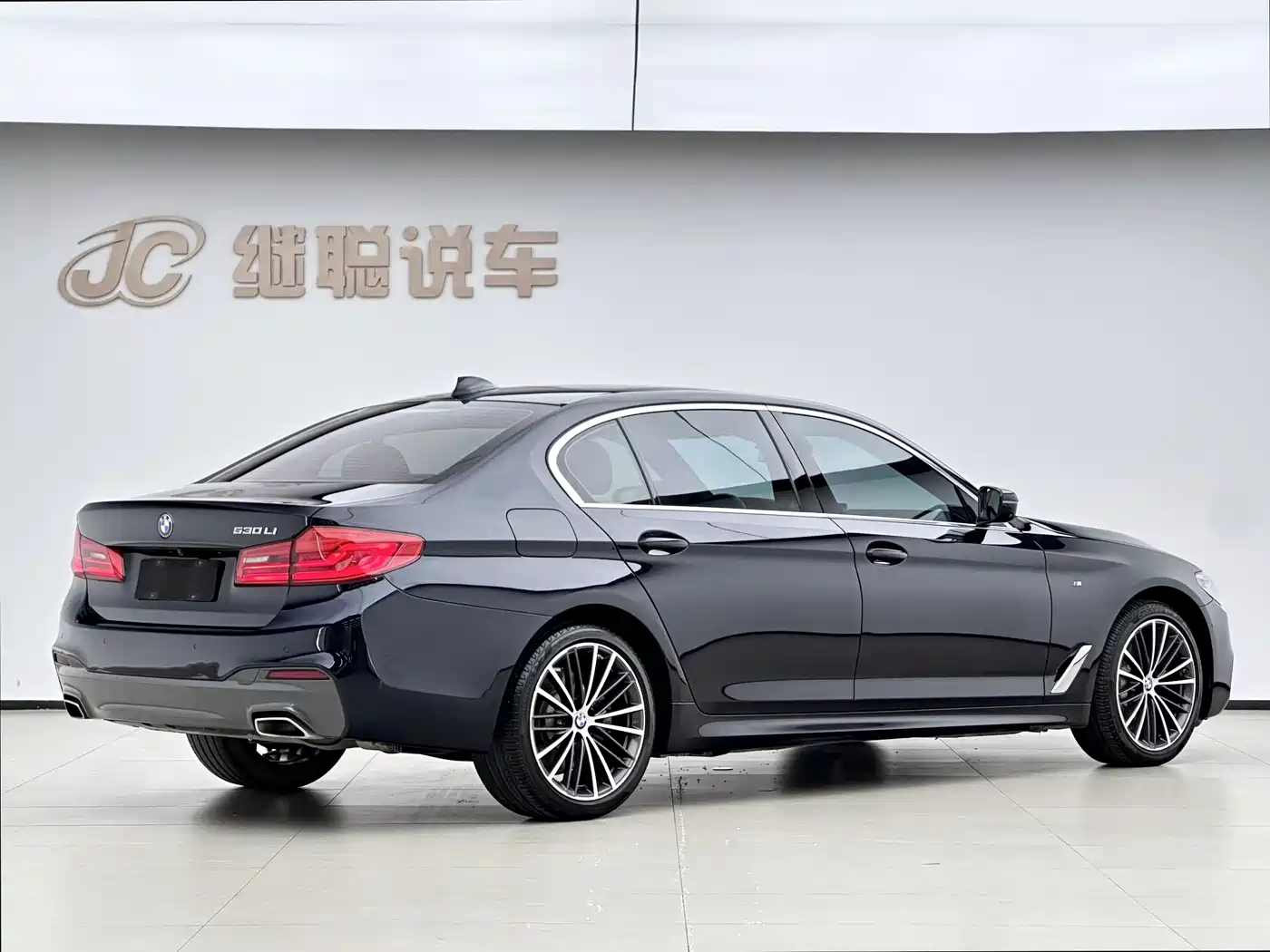 BMW 5 Series 2020 530Li Exclusive M Sport Package фото 2