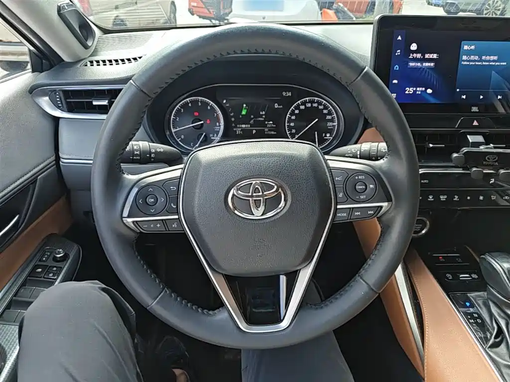 Toyota Venza 2022 2.0L CVT 2WD Premium фото 11