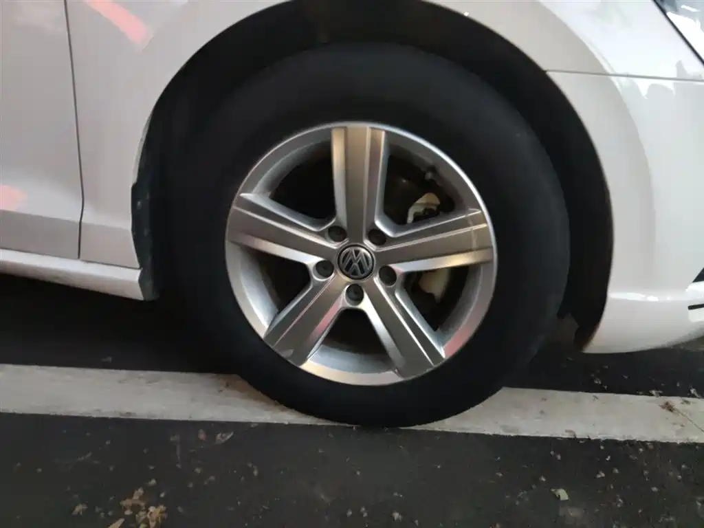 Volkswagen Lamando 2015 230TSI DSG Style фото 23