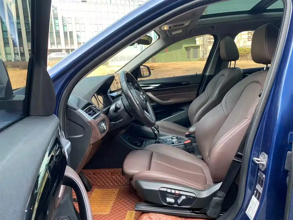BMW X1 2021 sDrive25Li Leading фото 6