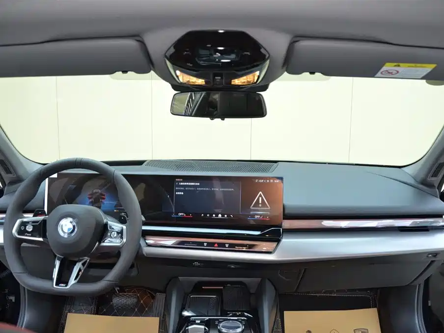 BMW 5 Series 2026 Model Year Facelift 530Li Leading M Sport Package фото 9
