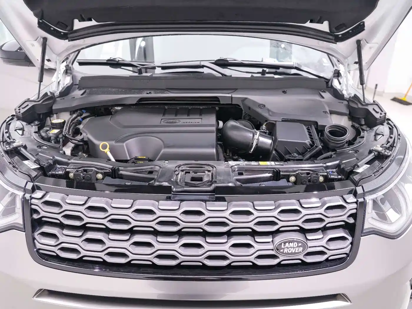 Land Rover Discovery Sport 2022 Model 249PS R-Dynamic S Performance Edition 5-Seater фото 20