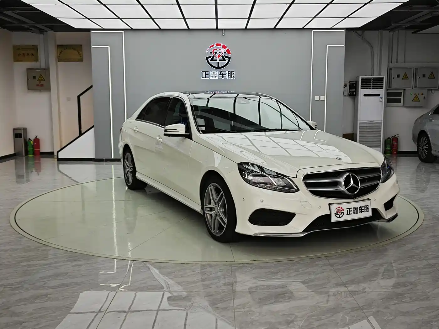 Mercedes-Benz E-Class 2015 E 320 L Sport фото 3