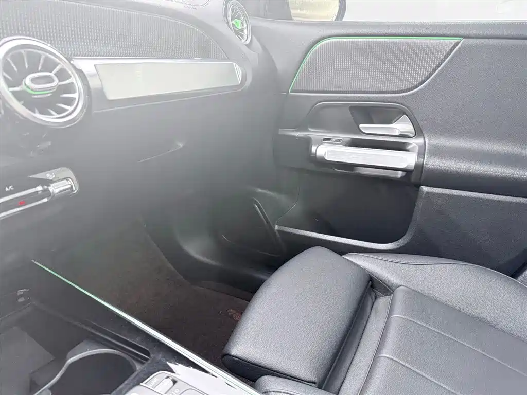 Mercedes-Benz GLB 2020 GLB 180 Style фото 14