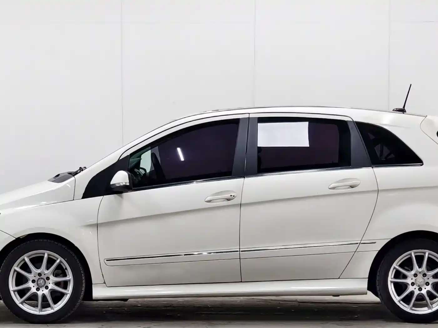 Mercedes-Benz B-Class 2009 B 200 Fashion фото 7