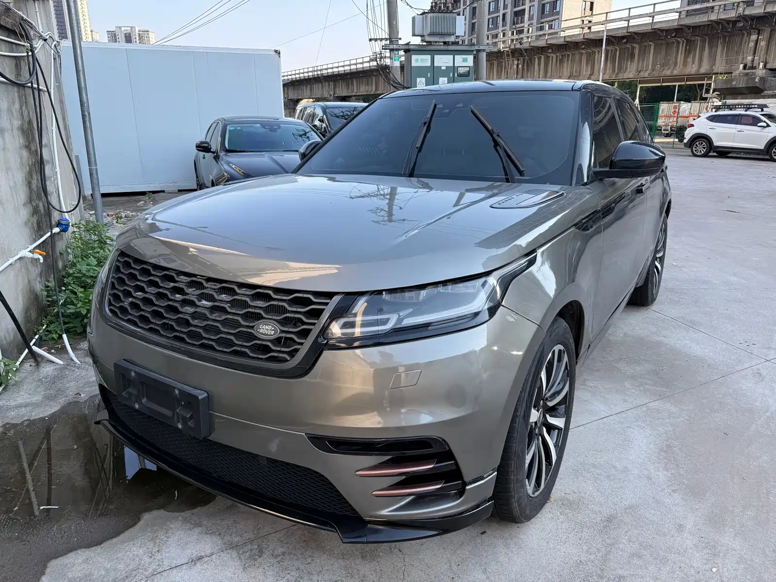 Фото 1 - Land Rover Range Rover Velar