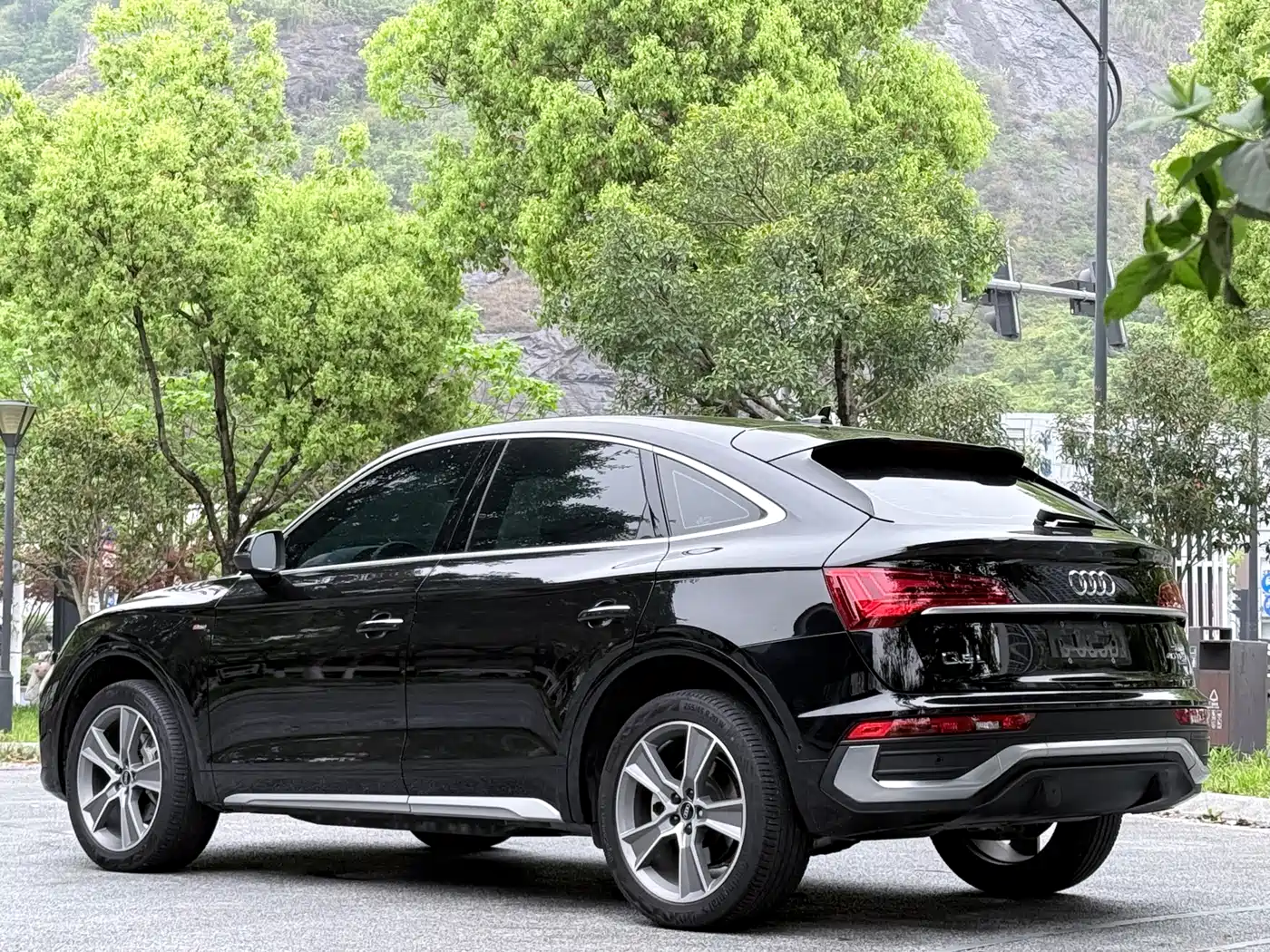 AUDI Q5L SPORTBACK