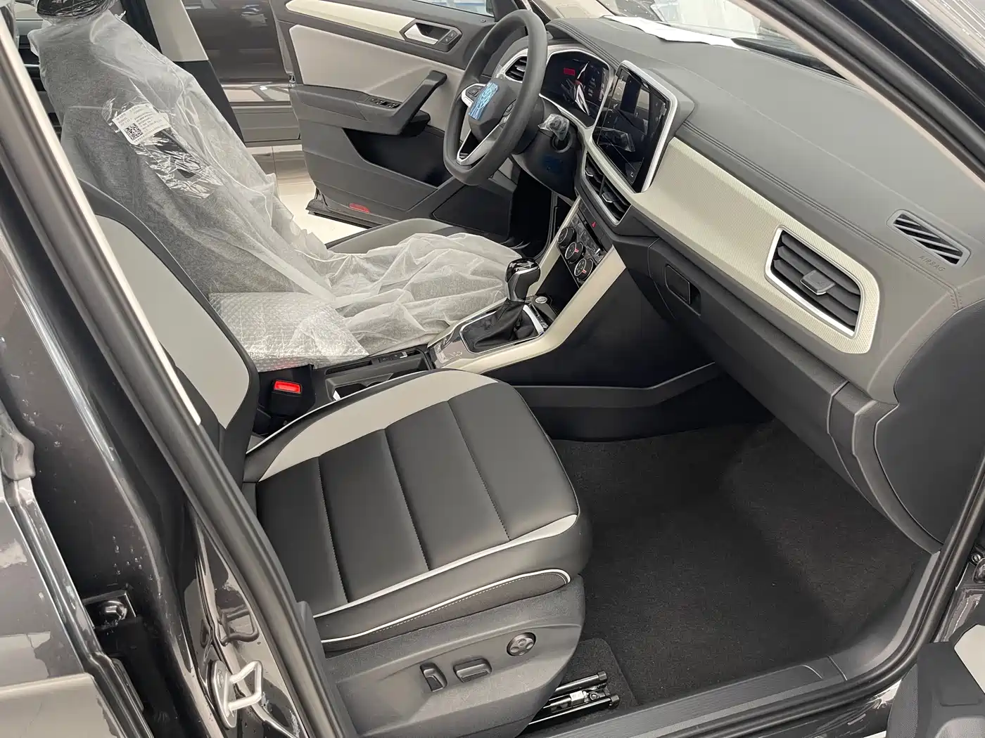 Volkswagen T-ROC 2026 280TSI DSG 2WD Time Edition фото 12
