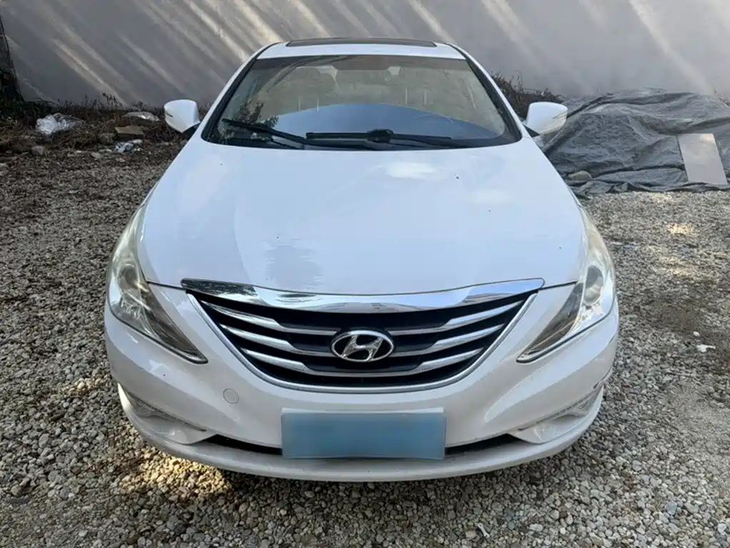 Фото 8 - Hyundai Sonata