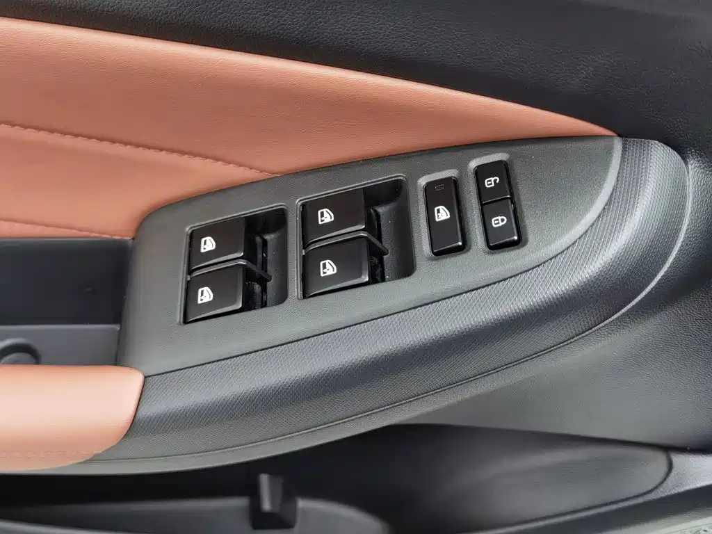 Фото 9 - Changan Eado