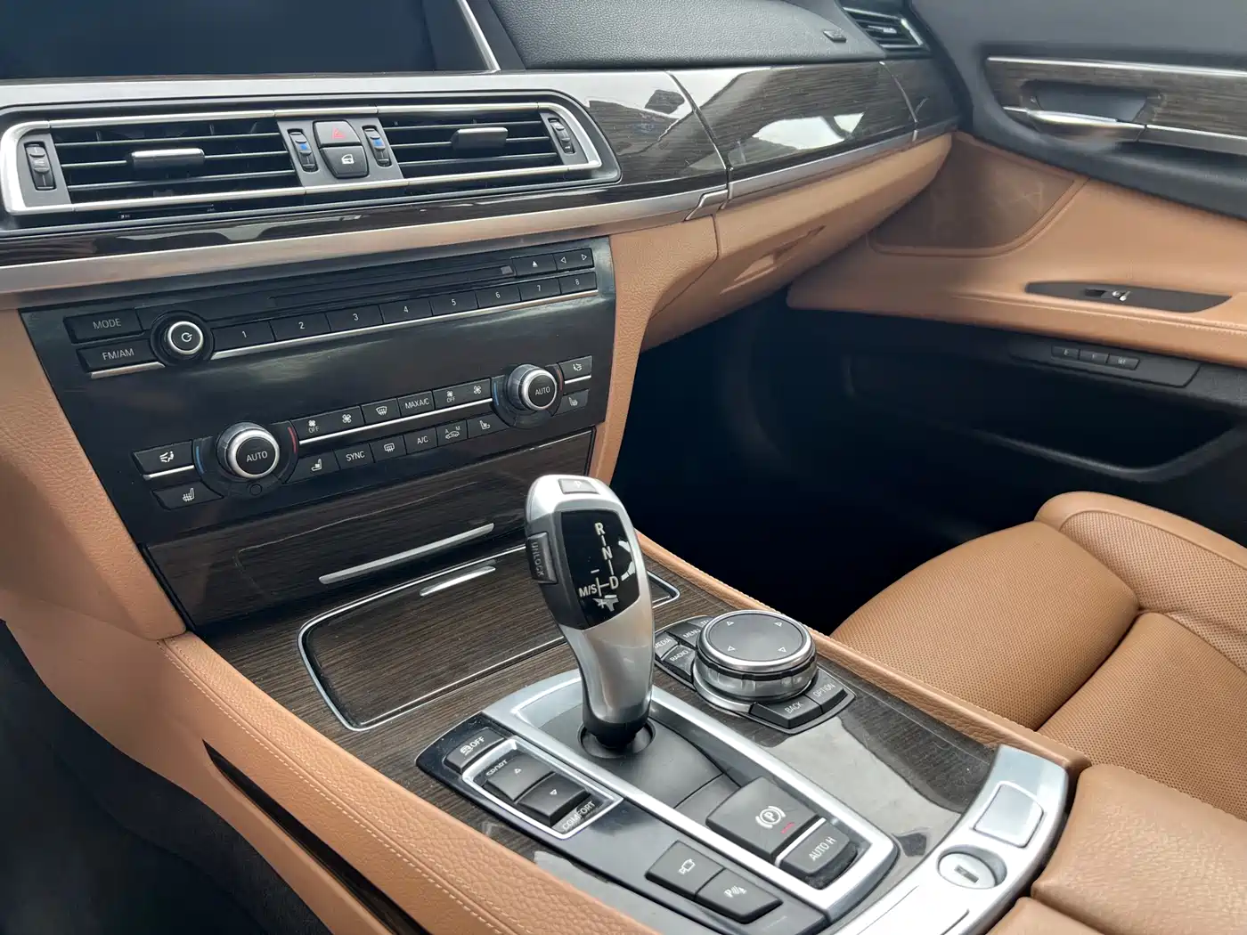 BMW 7 Series 2013 Model 730Li Luxury фото 19