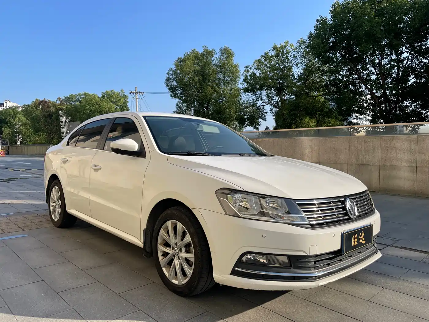 Volkswagen Lavida 2015 230TSI DSG Comfort Edition фото 3