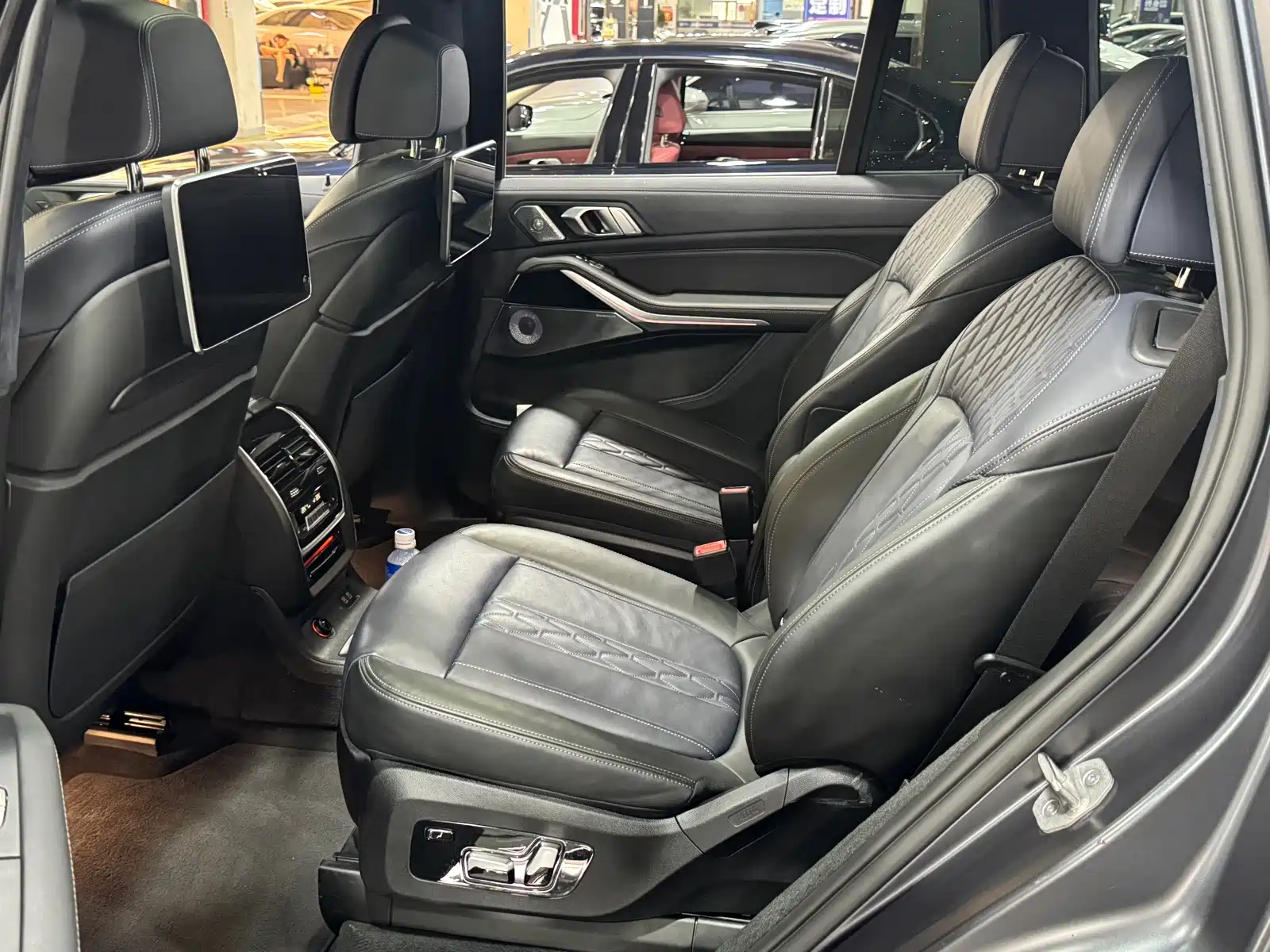 Фото 8 - BMW X7