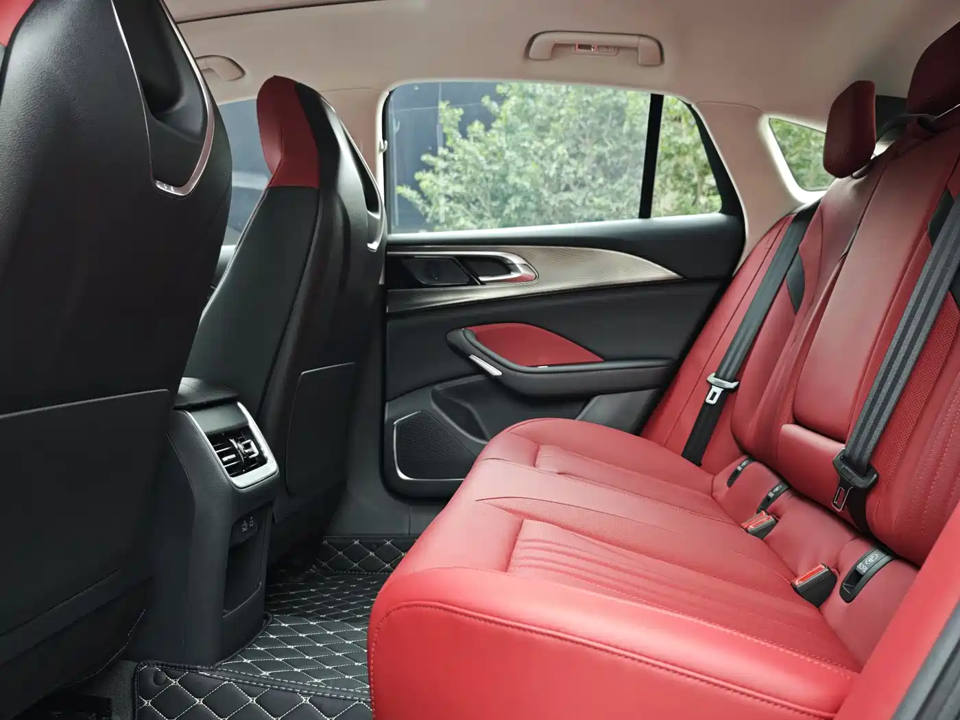 Hongqi H6 2025 Model 2.0T Beauty Edition фото 6