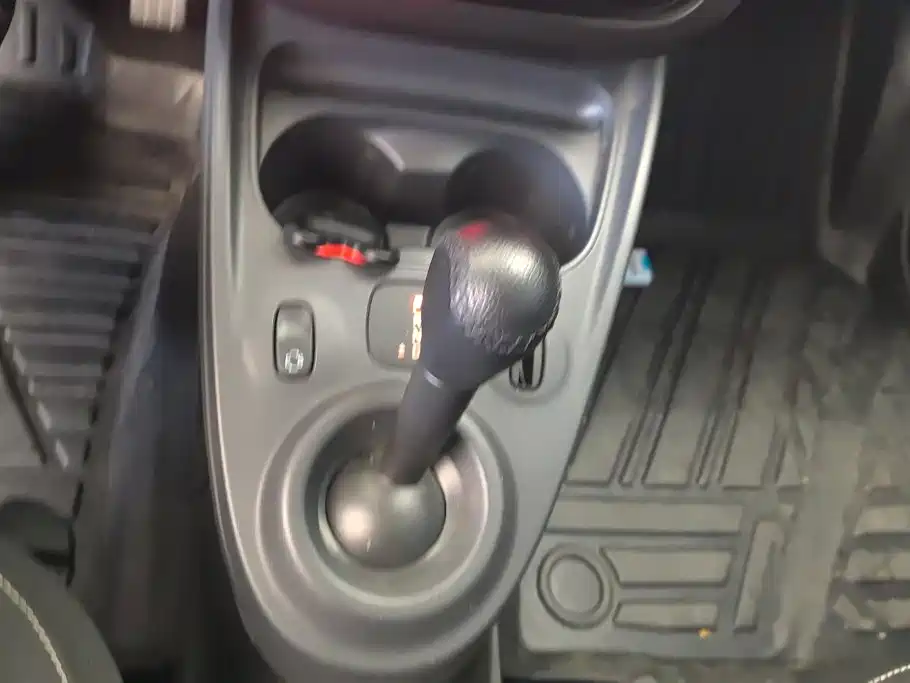 smart fortwo 2019 2018 0.9T 66kW Hardtop Pioneer Edition China V