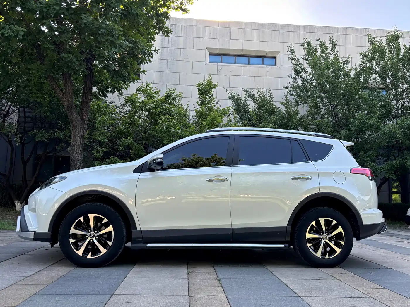 Toyota RAV4 Rongfang 2016 2.0L CVT 2WD Trend (China V) фото 5
