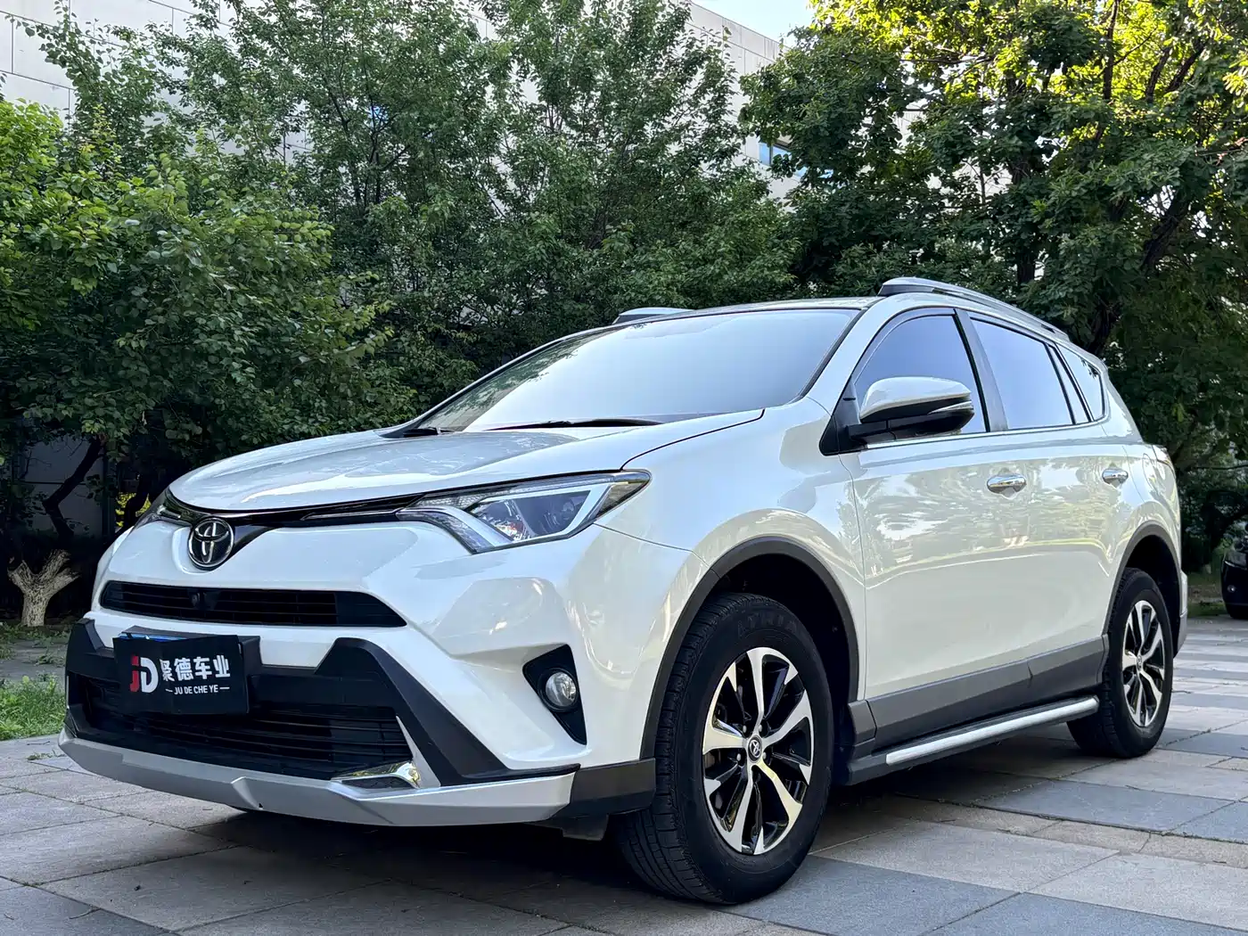 Toyota RAV4 Rongfang 2016 2.0L CVT 2WD Trend (China V)