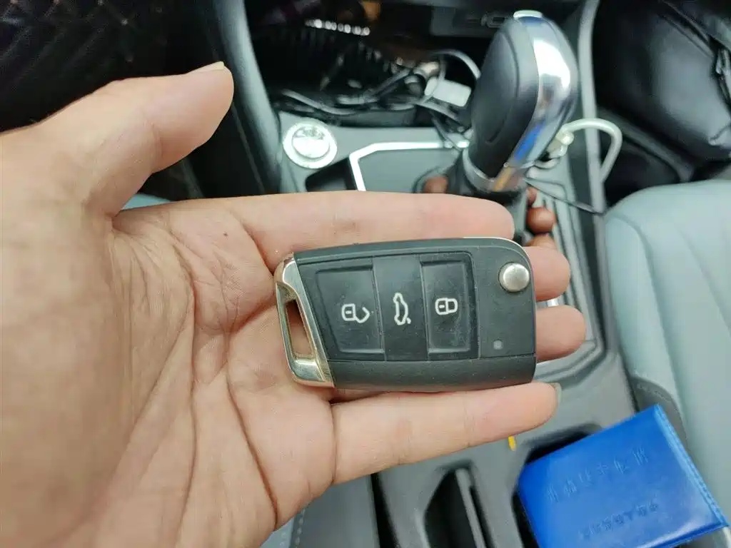 Volkswagen Lavida 2023 1.5L Auto Five Million Edition фото 9