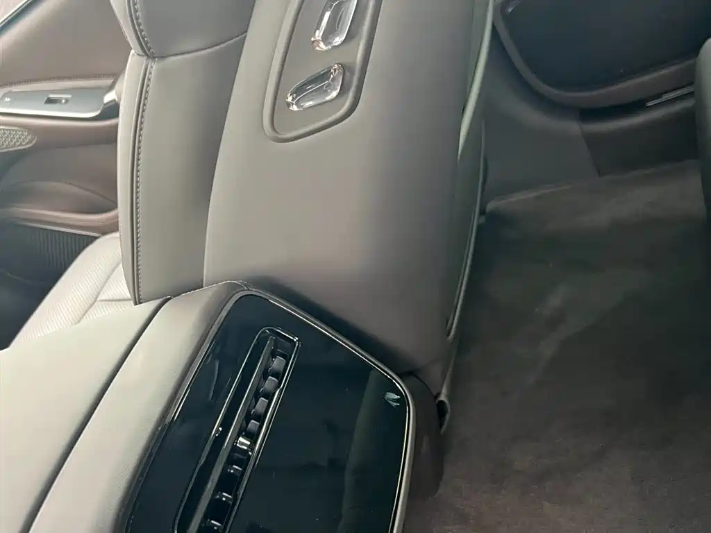 Denza Z9 2024 Model 1100km AWD Max Edition фото 16