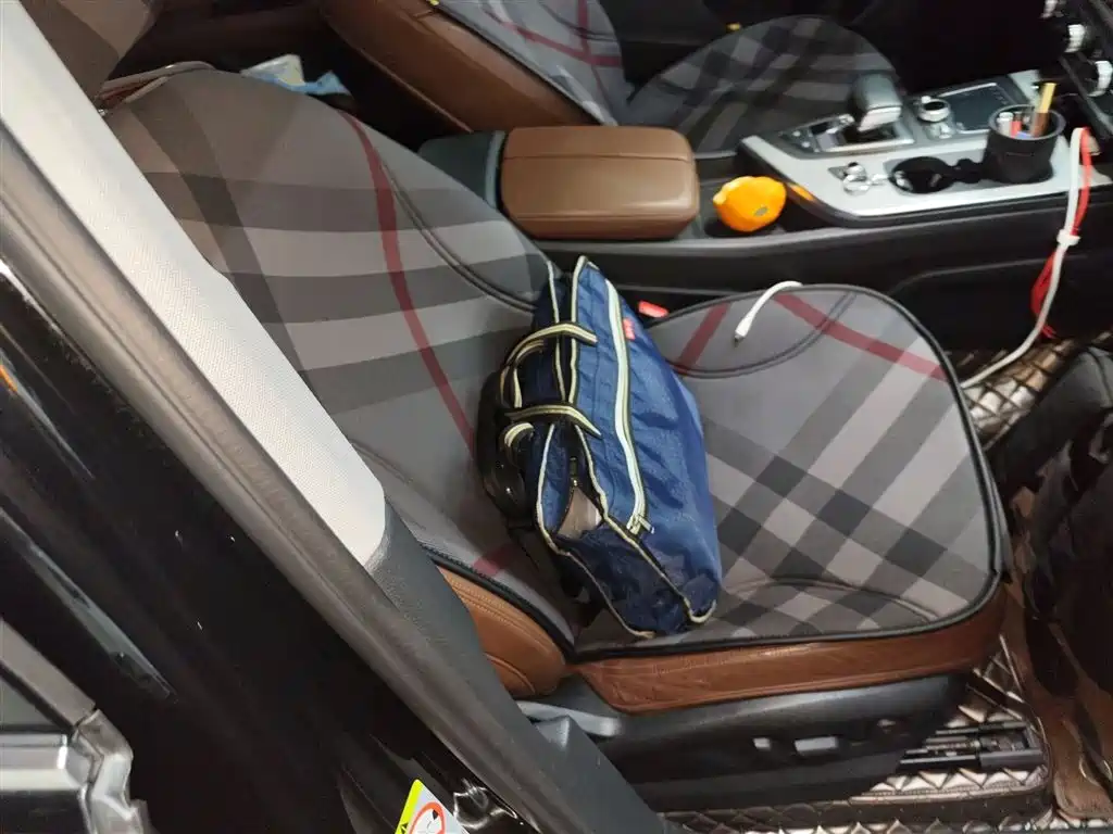 AUDI Q7