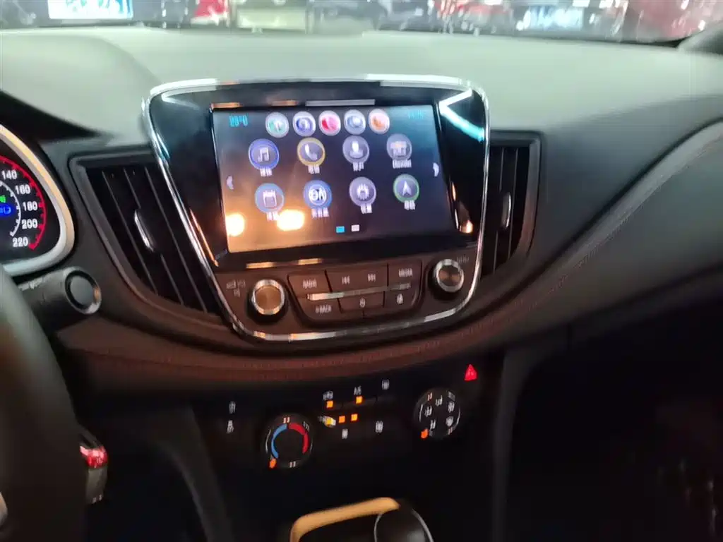 Chevrolet Monza 2019 RS 330T Auto Smooth Edition China VI фото 13