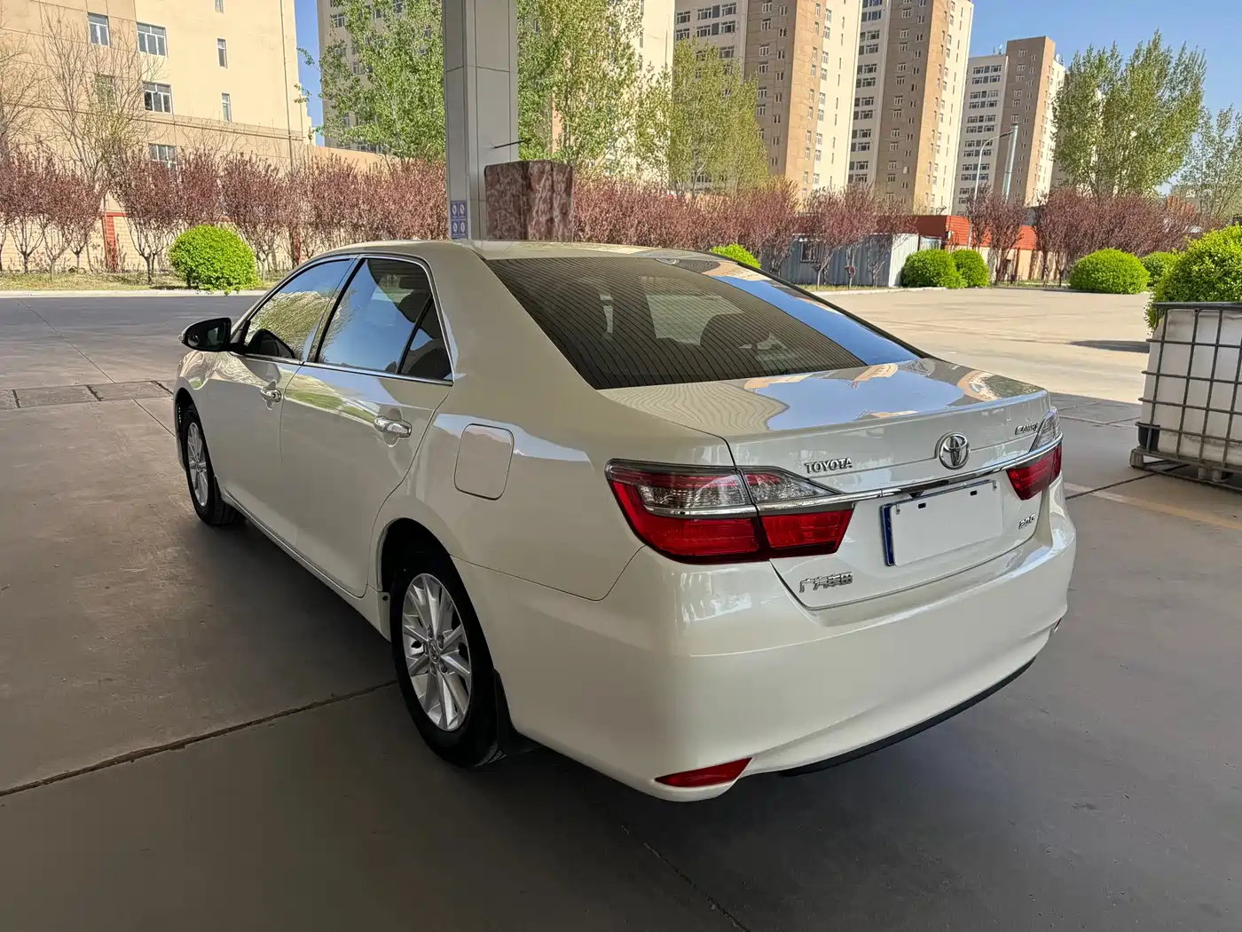 Toyota Camry 2016 2.0G 10th Anniversary Leading Edition фото 17