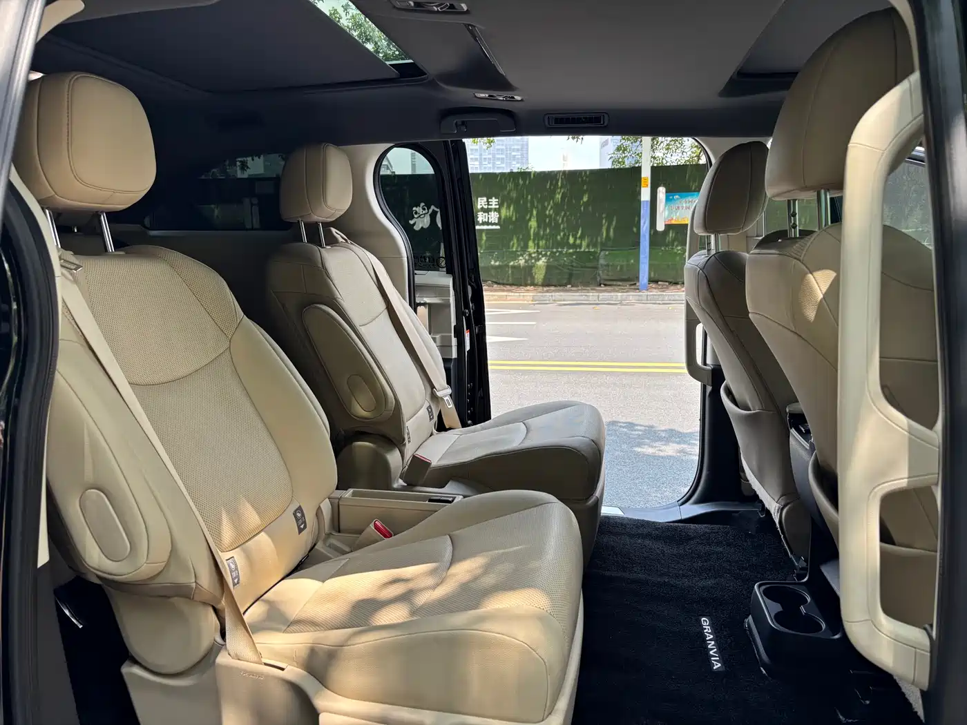 Toyota Granvia 2023 2.5L Hybrid Prestige PLUS Edition фото 22
