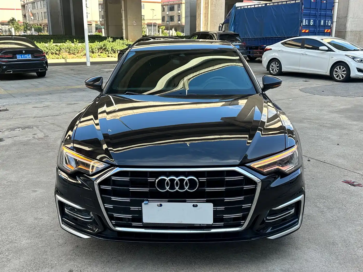 Фото 2 - Audi A6L