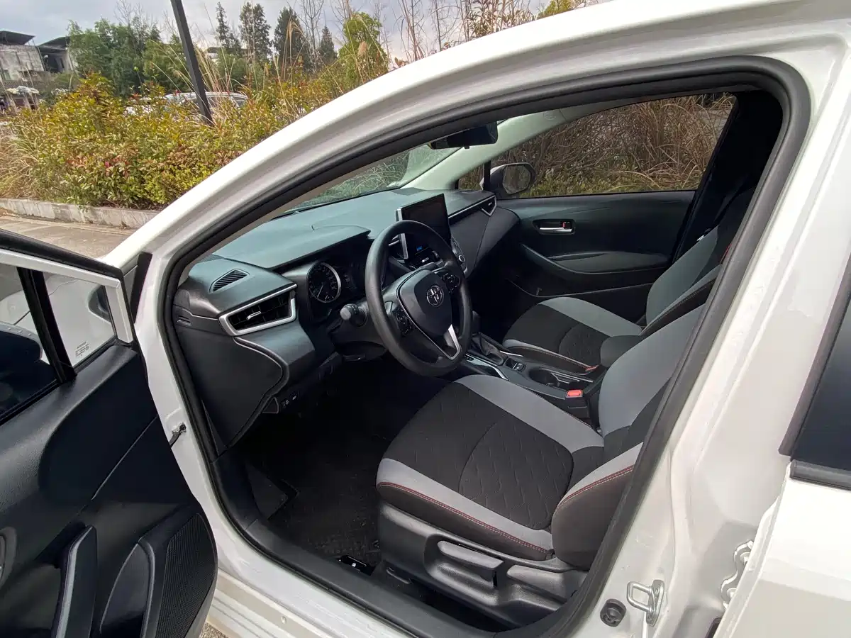 Toyota Corolla 2021 1.2T S-CVT Elite PLUS Edition фото 8