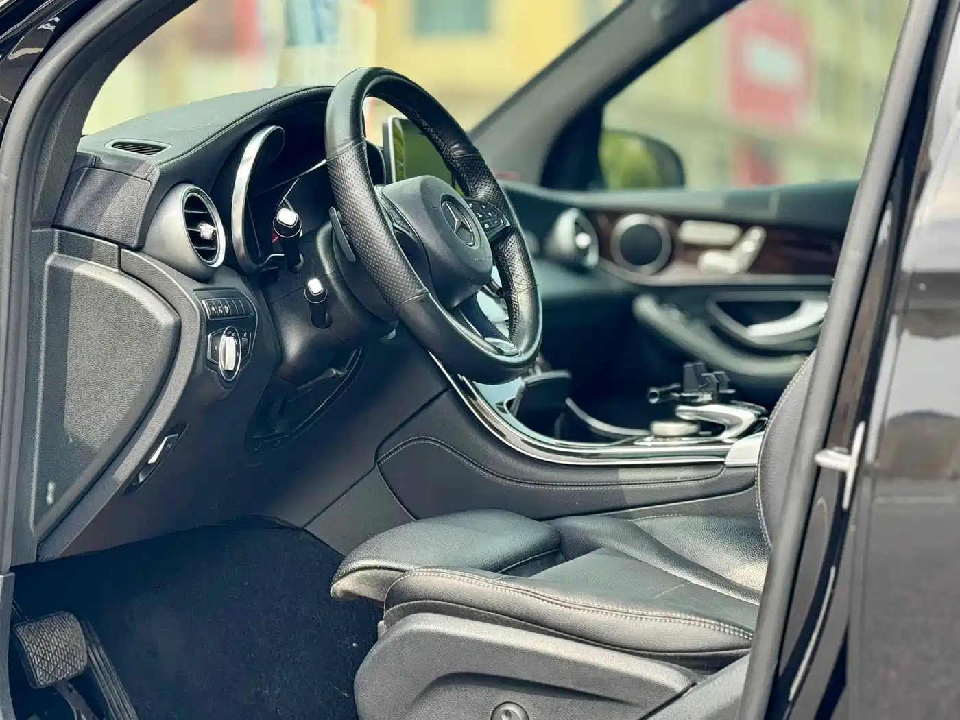Mercedes-Benz GLC 2017 GLC 260 4MATIC Luxury фото 4