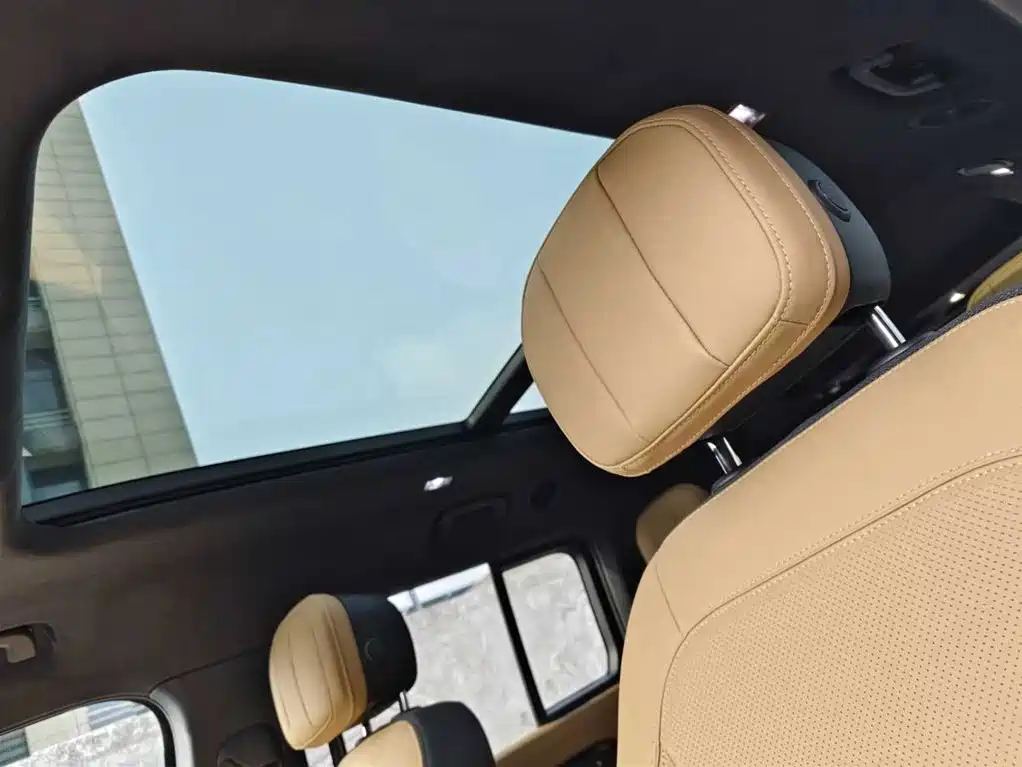 Land Rover Defender 2025 130 3.0T P400 7-Seater Luxury Edition фото 13