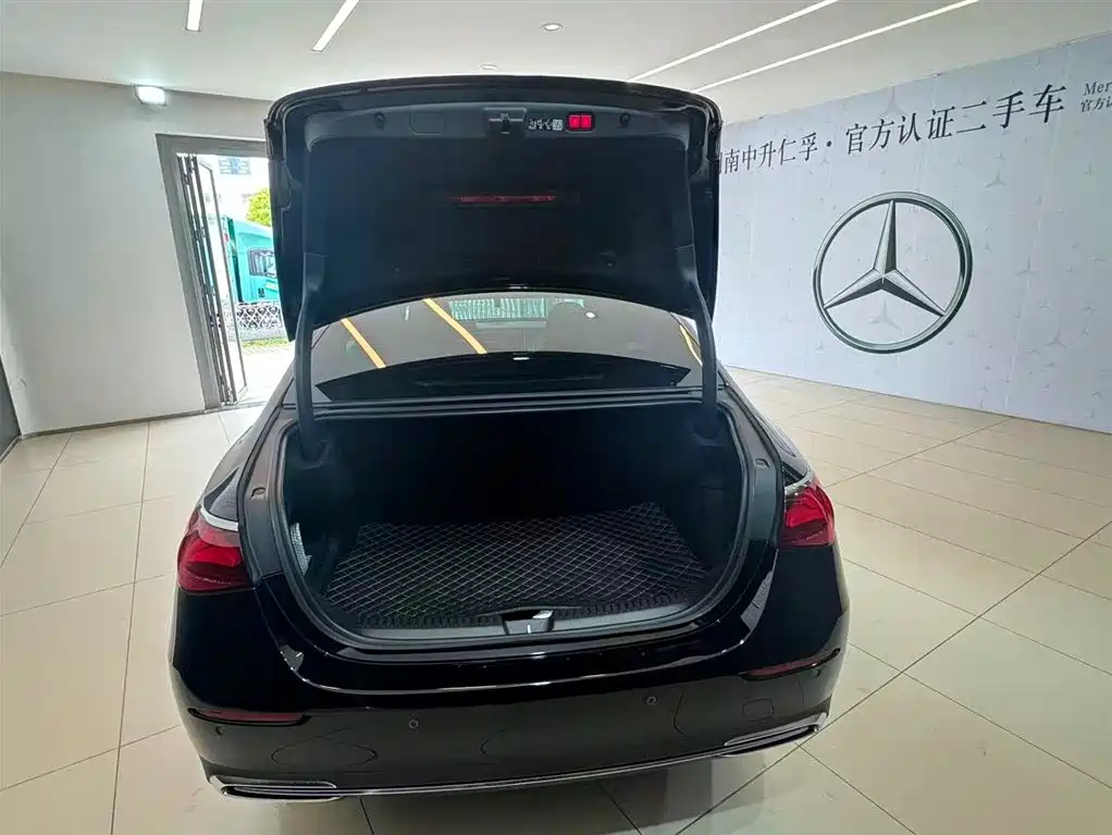 Mercedes-Benz E-Class 2025 E 300 L Fashion фото 16