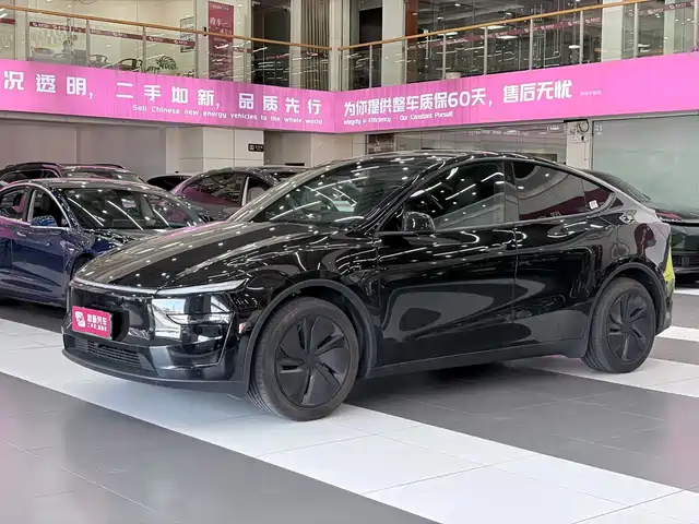 Tesla Model Y, 2026