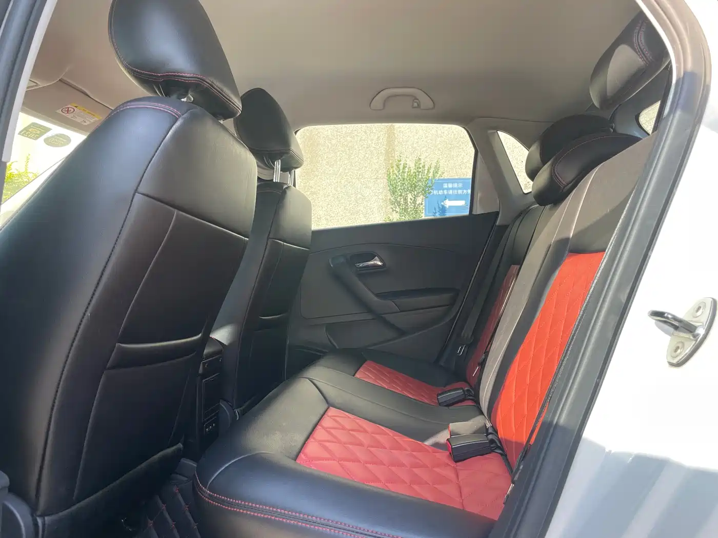 Volkswagen Polo 2018 1.5L Auto Safe Drive фото 5