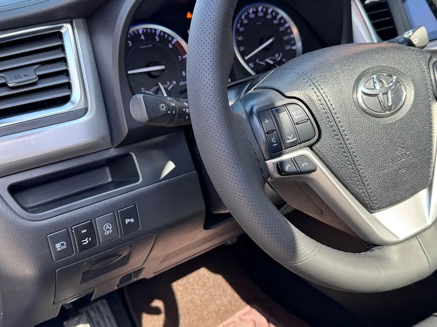 Toyota Highlander 2018 2.0T 4WD Luxury 7-seater (China V) фото 12