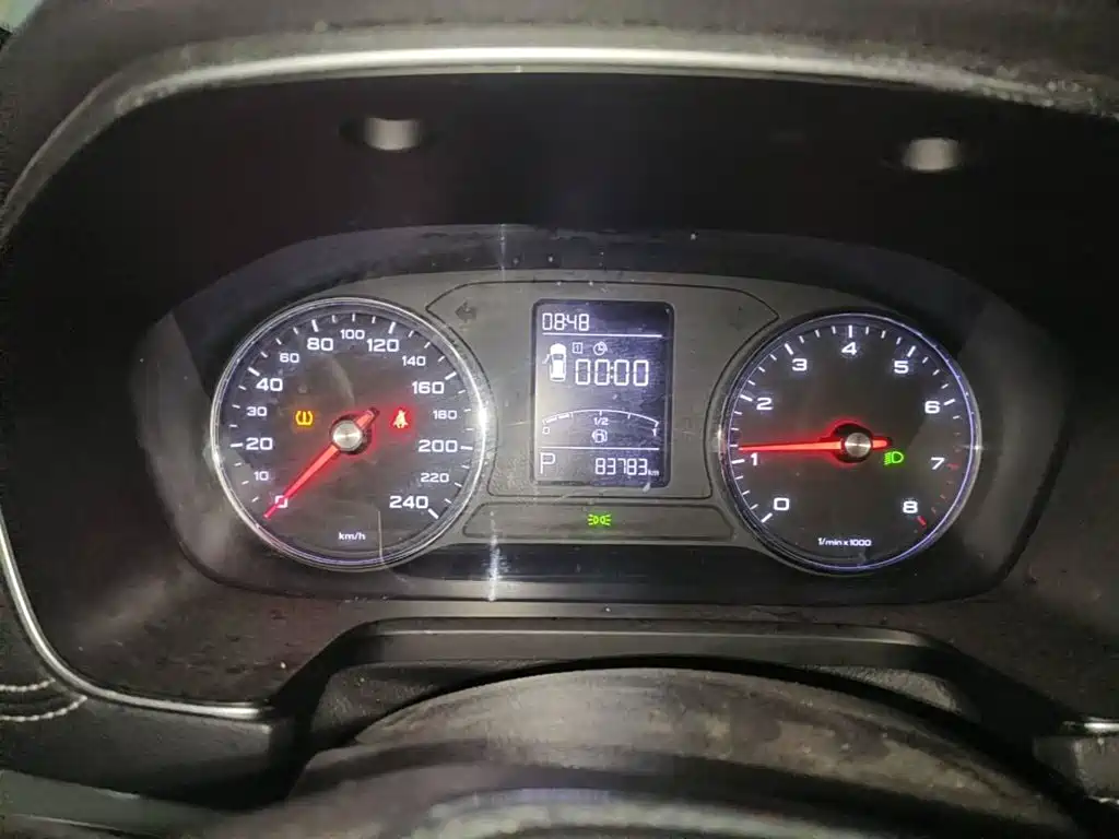 Фото 4 - Roewe RX5