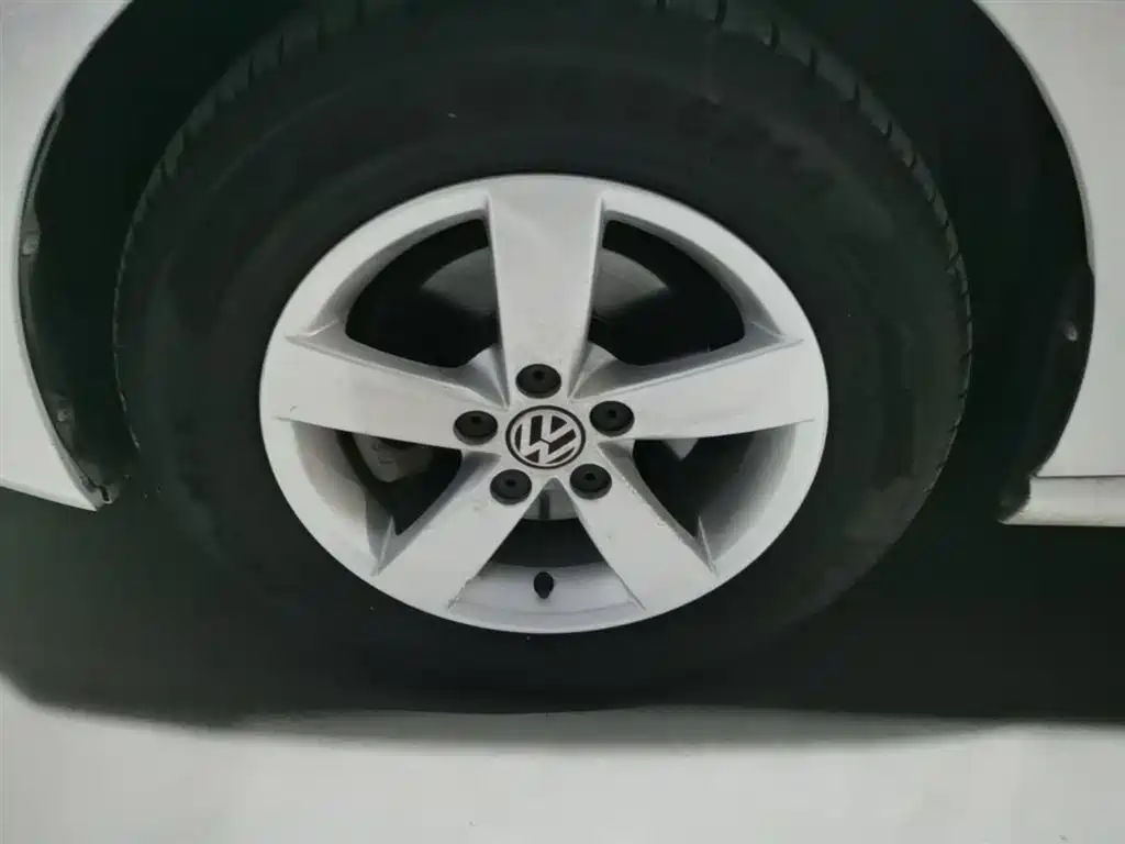 Volkswagen Polo 2016 1.4L Automatic Trend фото 23