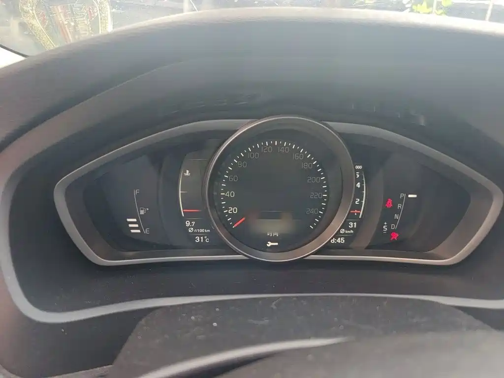 Фото 4 - Volvo V40