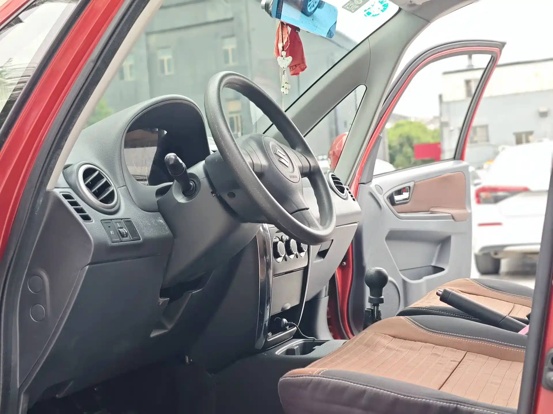 Фото 9 - Suzuki SX4