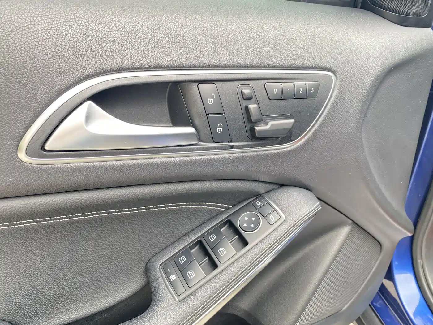 Mercedes-Benz GLA 2016 GLA 200 Dynamic фото 13