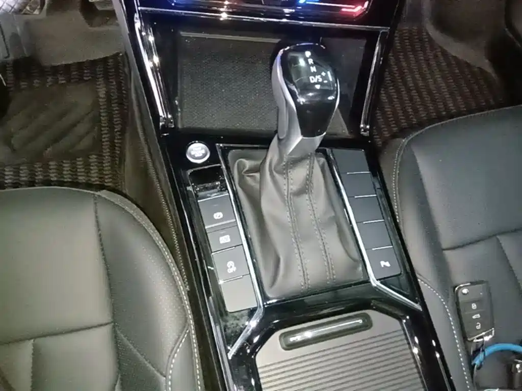 Volkswagen Passat 2026 Outstanding Edition 330TSI Elite Version фото 14