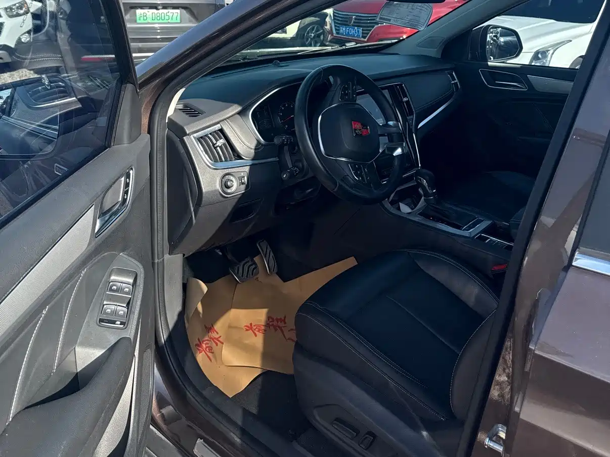 Фото 8 - Roewe RX5