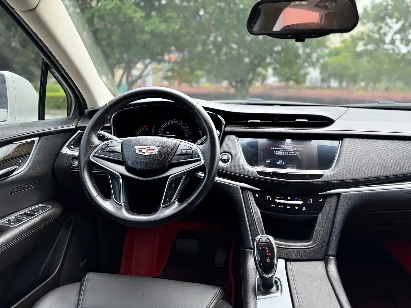 Cadillac XT5 2017 2016 25T Luxury Model