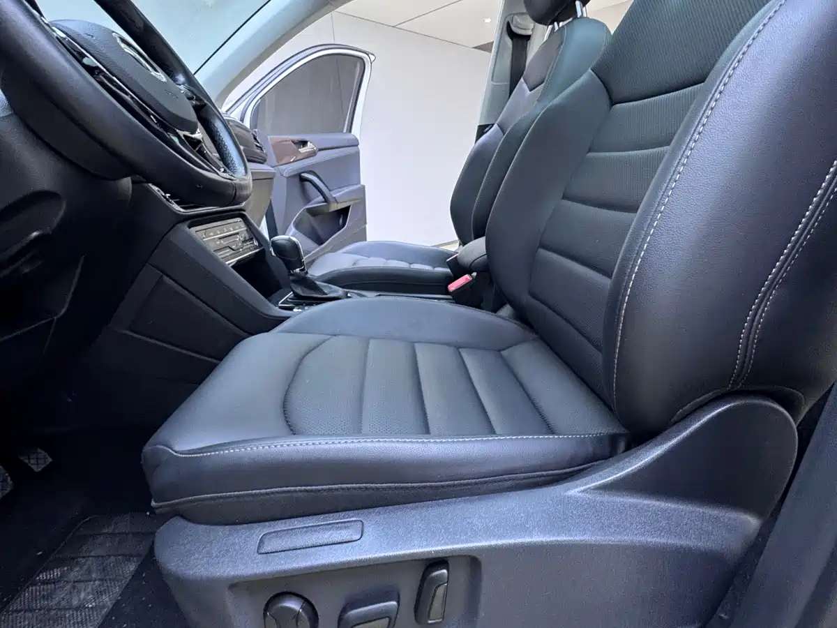 Volkswagen Tharu 2022 280TSI FWD Luxury Edition фото 12