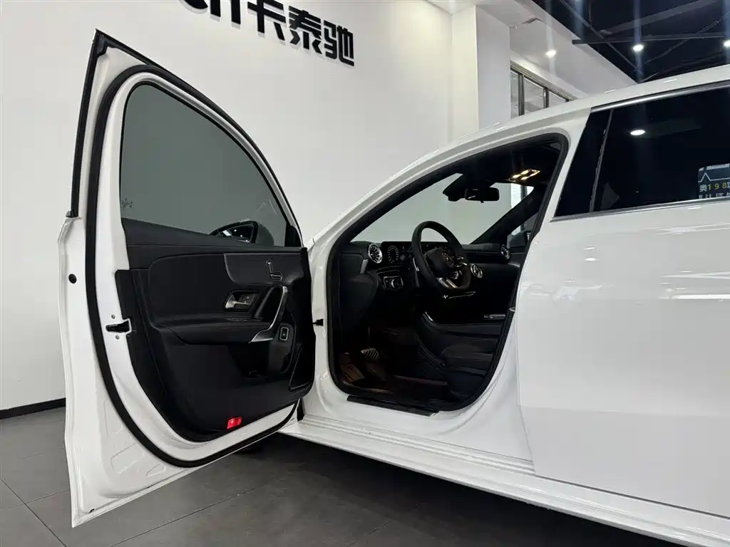 MERCEDES-BENZ CLASS A