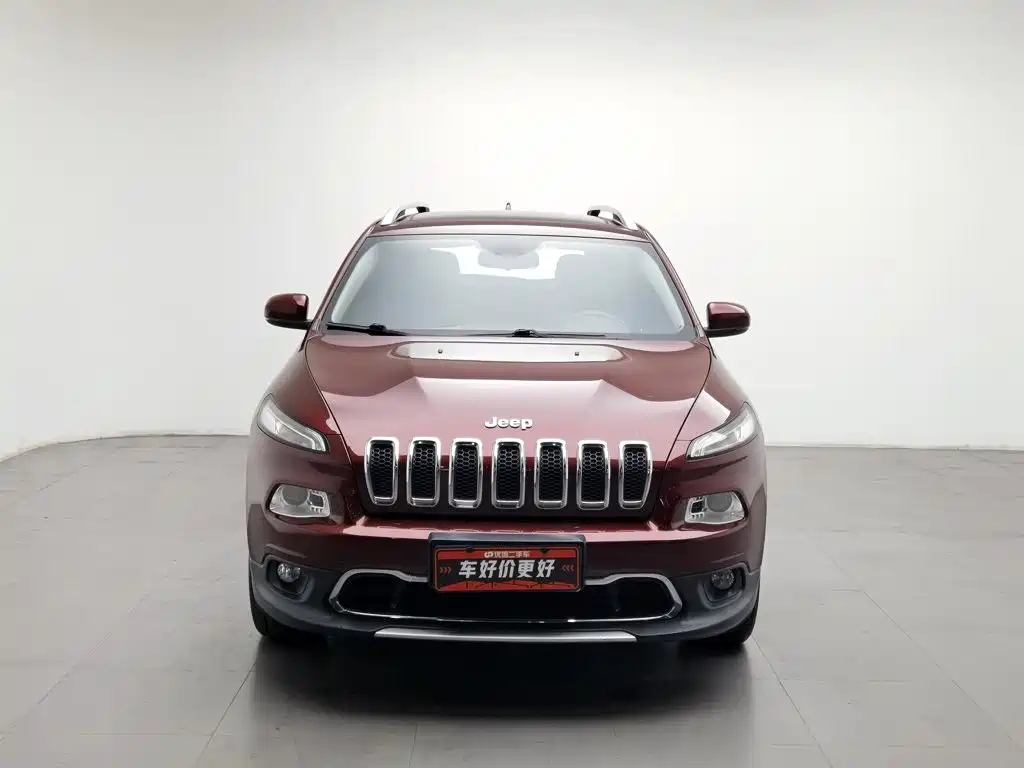 Photo 3 - Jeep Cherokee